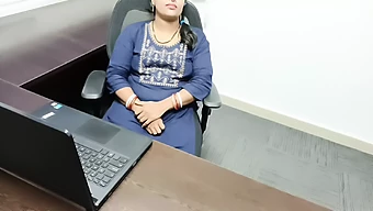 Indian Office Boss Seduces Her Assistant For Sex