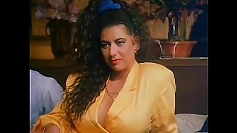 La bellezza prosperosa Vintage Gina Colany offre una spagnola eccitante