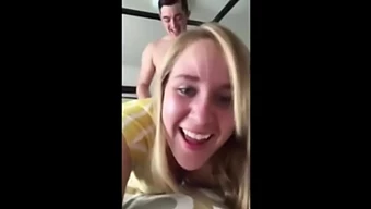 Phụ Nữ Trẻ Châu Âu Khoe Thân Hình Tuyệt Đẹp Trong Một Video Snapchat Thẳng Thắn