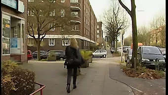 18-Jarig Duits Meisje Geeft Blowjob En Krijgt Cumshot Op Camera