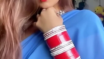 Big Naturals And Dirty Talk In Saree