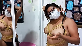 Una Caliente Adolescente India Se Involucra En Un Baile Árabe Antes De Tener Un Encuentro Íntimo Con Su Padrastro. ¡no Te Pierdas Esta Escena Caliente!