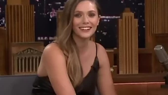 La Giovane Donna Più Attraente È Elizabeth Olsen