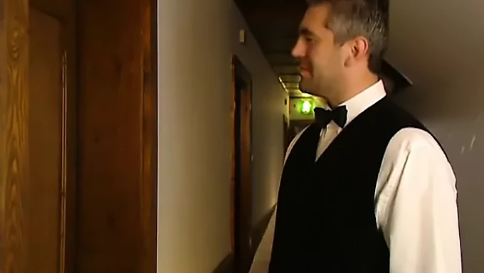 Le film de Nick Lang: chatte rasée et infidélité dans un hôtel