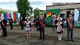 Dança russa #14 - Uma dança cativante de upskirt da Rússia