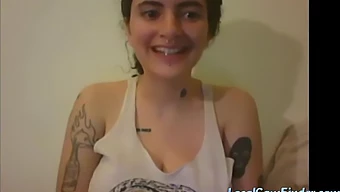 Cam Girl 34: Webcam Vystoupení S Krásnou Kočičkou S Velkými Kozy