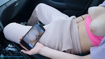 Istri Muda Memuaskan Dirinya Sendiri Di Tempat Parkir Mobil Umum Dengan Konten Porno Favoritnya - Programmerswife