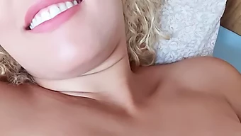 Video Pov Di Una Ragazza Brasiliana Amichevole Con Seni Naturali