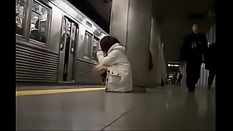 Japanese Girl Gets Groped In A Train Without Panties