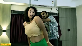 Une Superbe Femme Indienne Danse De Manière Provocante Avant De S'Engager Dans Un Sexe Chaud En Groupe