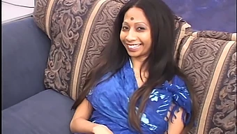 Manger Le Gros Clito D'Une Milf Indienne Excitée