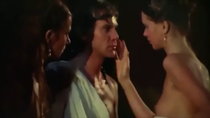 Un viaggio nostalgico attraverso le migliori scene di Caligula con Teresa Ann Savoy