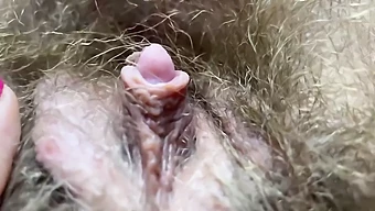 Sinnlich Asian Orgasm With Clit Stimulation