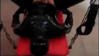 نيك اللاتكس واللعب بالستاربون مع سيدة Bdsm