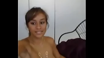 Solo Samoan Shemale's Masturbation on Webcam