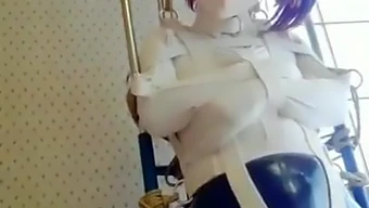 Du plaisir fétiche avec un Kigurumi et un vibromasseur