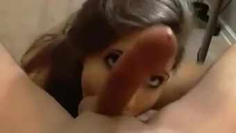 Amateur College Student Geeft Een Geweldige Thuisblowjob